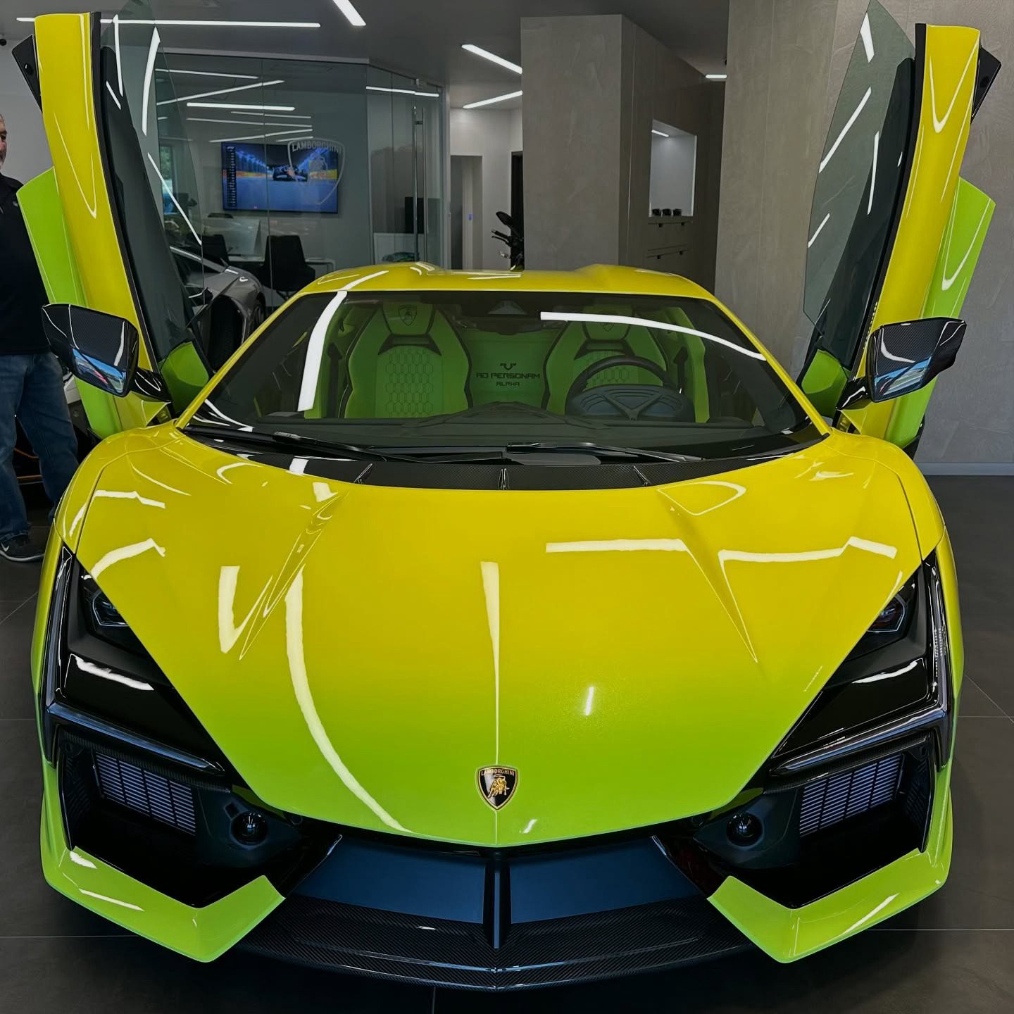 Lamborghini Revuelto油漆 : Giallo Chieferi