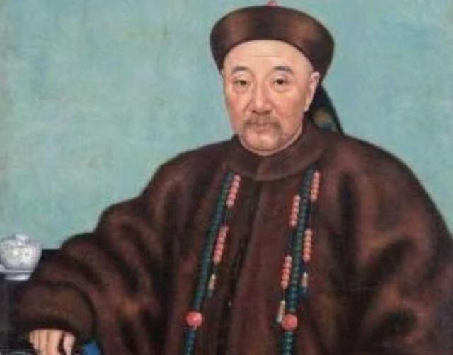 清朝著名红顶商人胡雪岩，在被慈禧抄家前，预感大祸将至。深夜，他让管家把 12 个