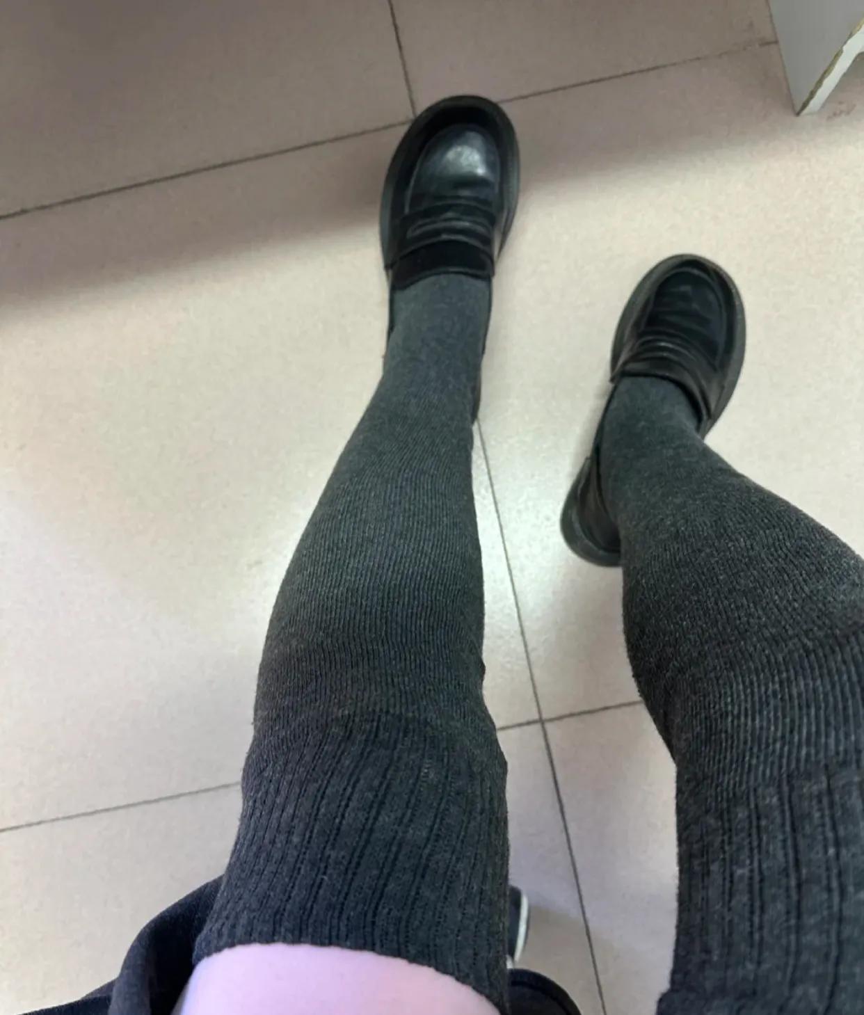 我就说，上网能学到真东西吧！！！！！！

有了秋裤搭配上过膝袜，从此告别选择困难