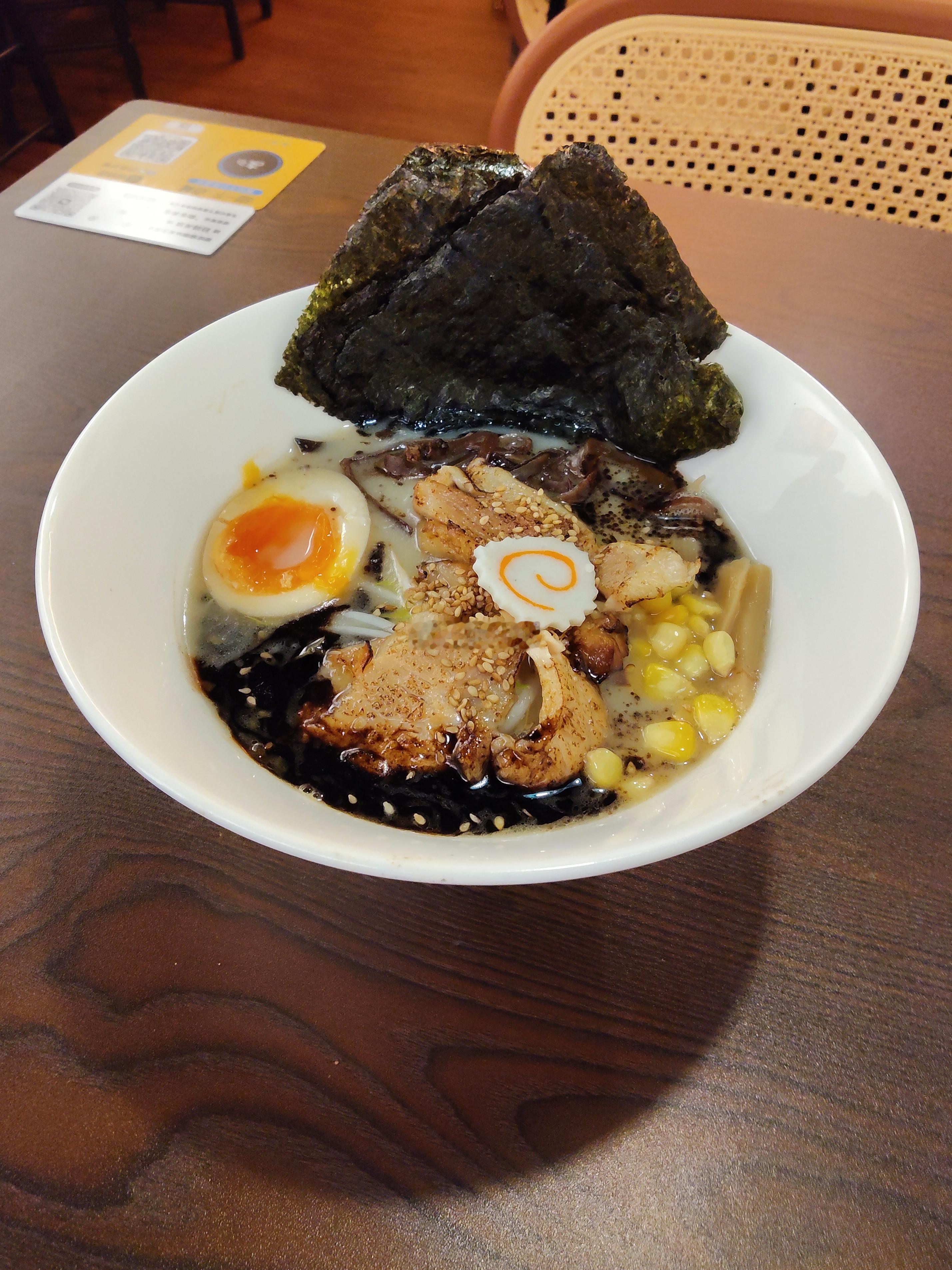 金涛庄新开的和乐面屋，汕头最近又流行起了日式拉面，这已经是我这段时间吃的第四家了