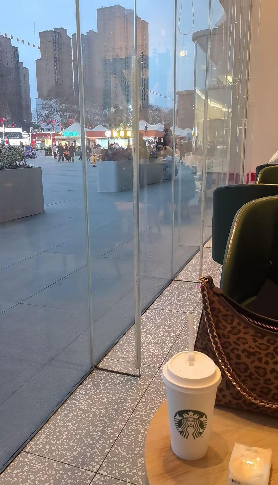 一杯卡布奇诺，把时间调成温柔慢放。