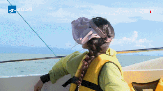 #蔡文静勇敢了一次# 蔡文静真的是个勇敢的女孩子，挑战了自己不敢挑战的东西，真的