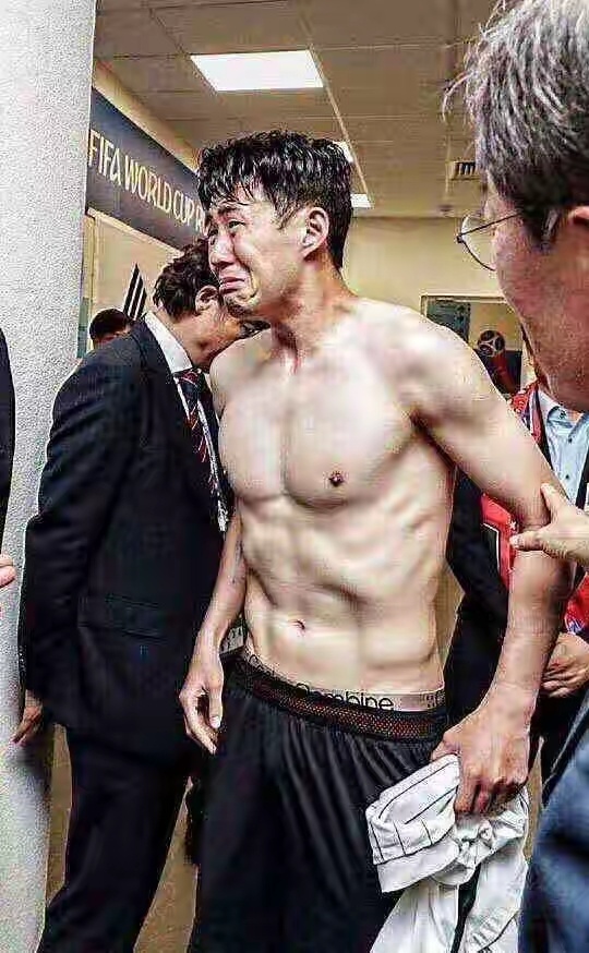 德国队爆冷输球 韩国人为何破防了韩国网友怒骂德国大v观赛团 德国队爆冷输球，韩国