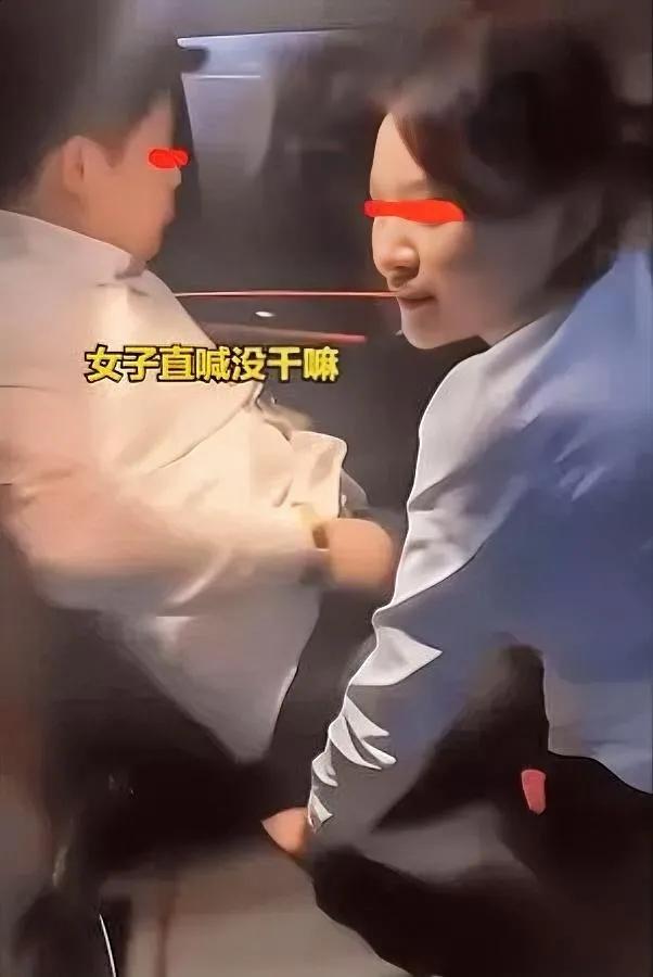 车震视频爆出来那天，张总上午还在会议室拍桌子讲“年度目标”，下午就被人事请去谈离