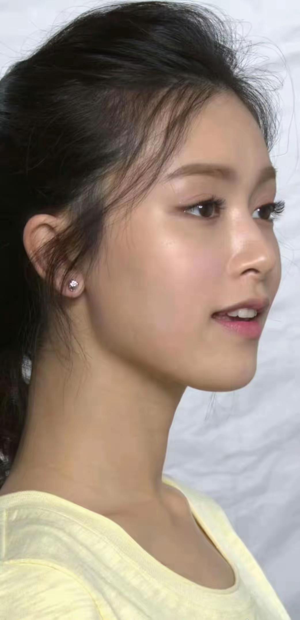 这张脸在娱乐圈是不是最美攻击性的？
有没有被她美到？女明星容颜对比 女明星长相 