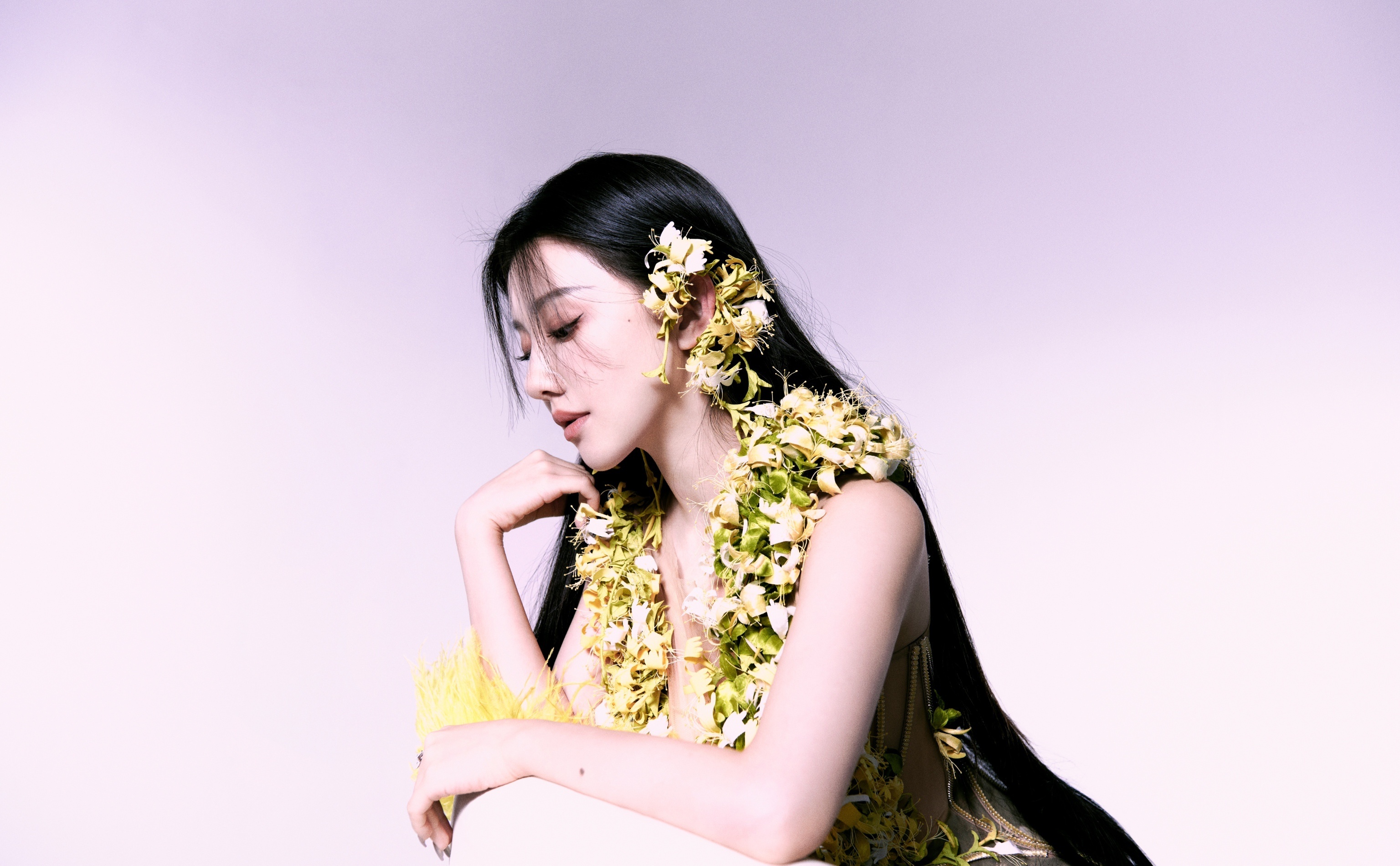 王鹤润杂志写真，金色的浪漫 ​​​
