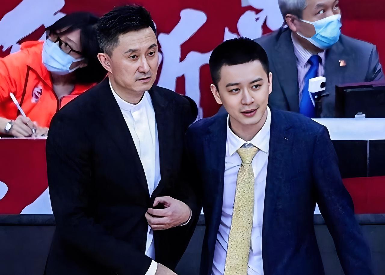 杜锋：杨指导，你说但凡一开始外援稳定、有超级外援，不光球队成绩稳，国内球员都会少