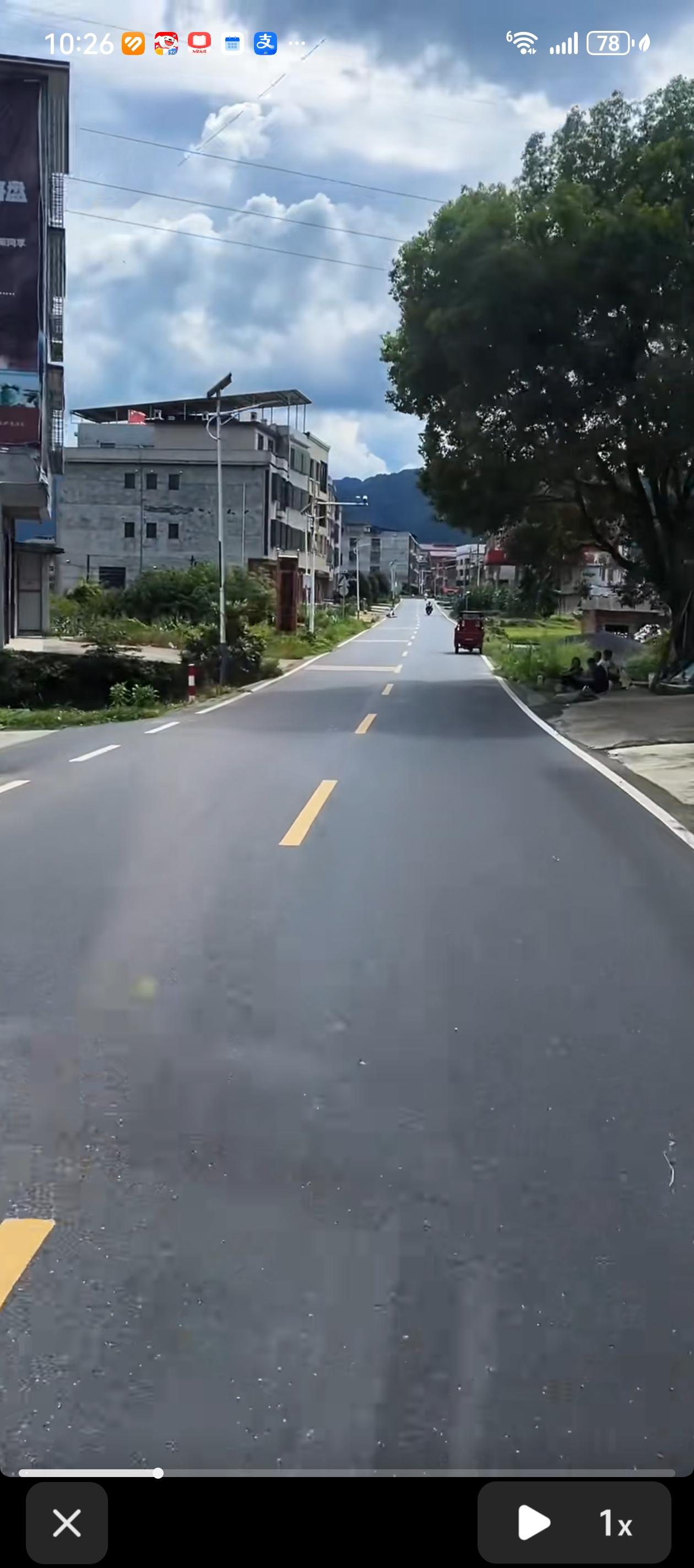 东安县，大多数都是这样的路，东安到芦洪市这条串联了全县主要镇的道路，都没有上四车