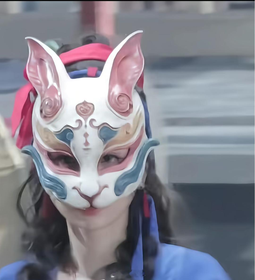 虞书欣这是在模仿老婆龙吗？ ​​​