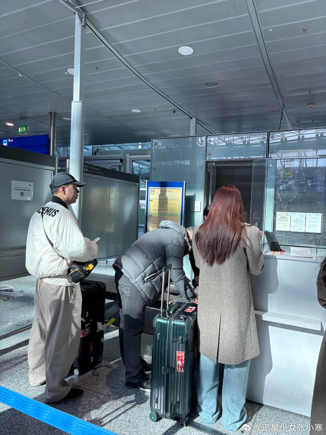 机场偶遇杜海涛沈梦辰网友机场偶遇杜海涛沈梦辰机场偶遇杜海涛沈梦辰，网友小声呼喊杜