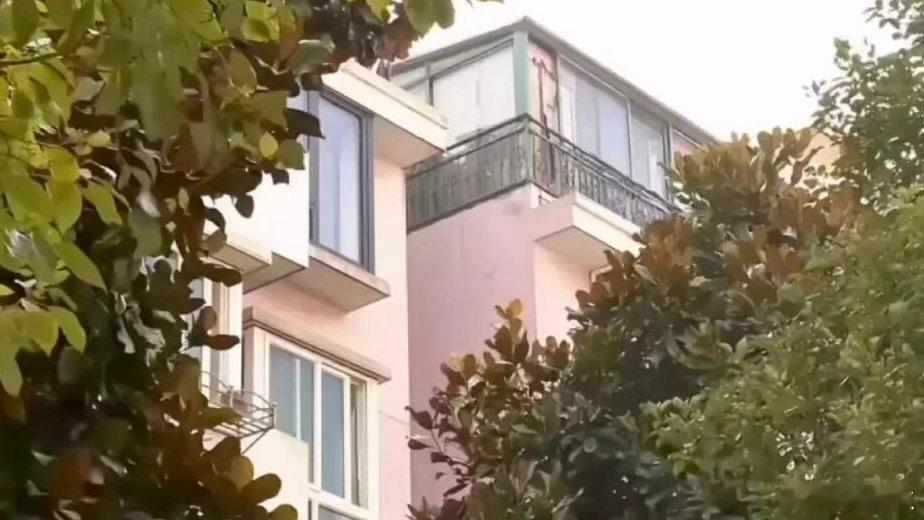 亲兄弟要明算账上海虹口区的刘老伯一家，曾经是街坊羡慕的和睦家庭。三个儿子虽不算大