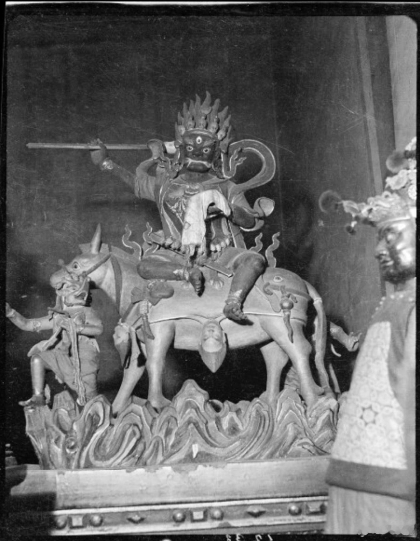 寺庙里的塑像，北京，1918年 ​​​