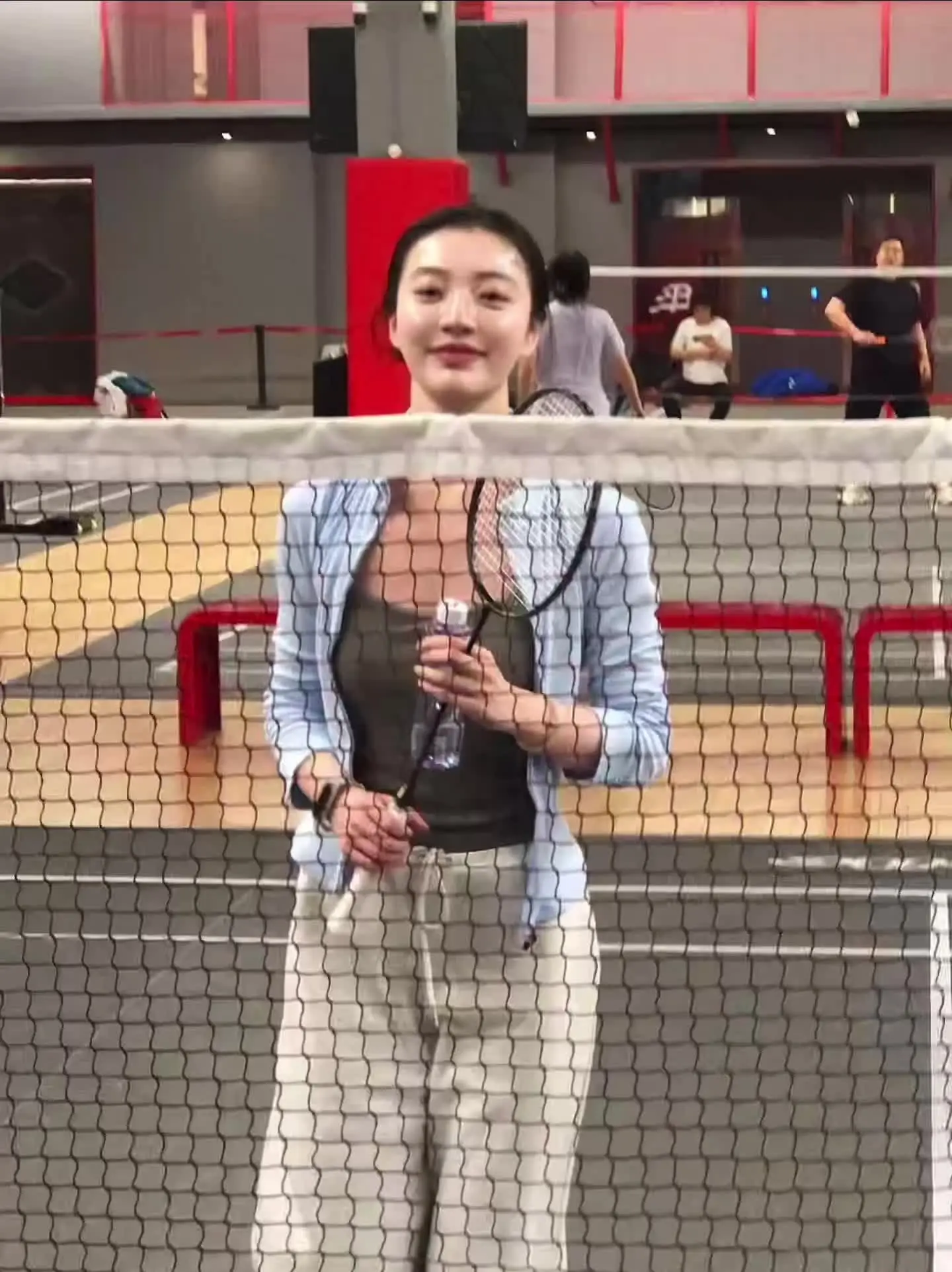 积极响应国家号召，实施减肥政策，做到，管住嘴，迈开腿。将重视体重，管好...
