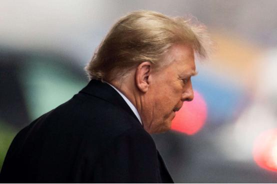 特朗普再发威胁：希望伊朗能“回到谈判桌前”
 
当地时间 1 月 28 日，特朗