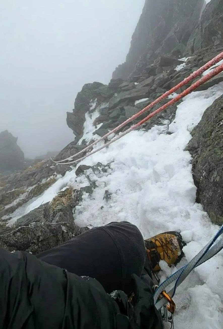 痛心！5月3日，两名中国游客日本岐阜县登山遇暴雨被困，日方以天气恶劣为由拖延救援