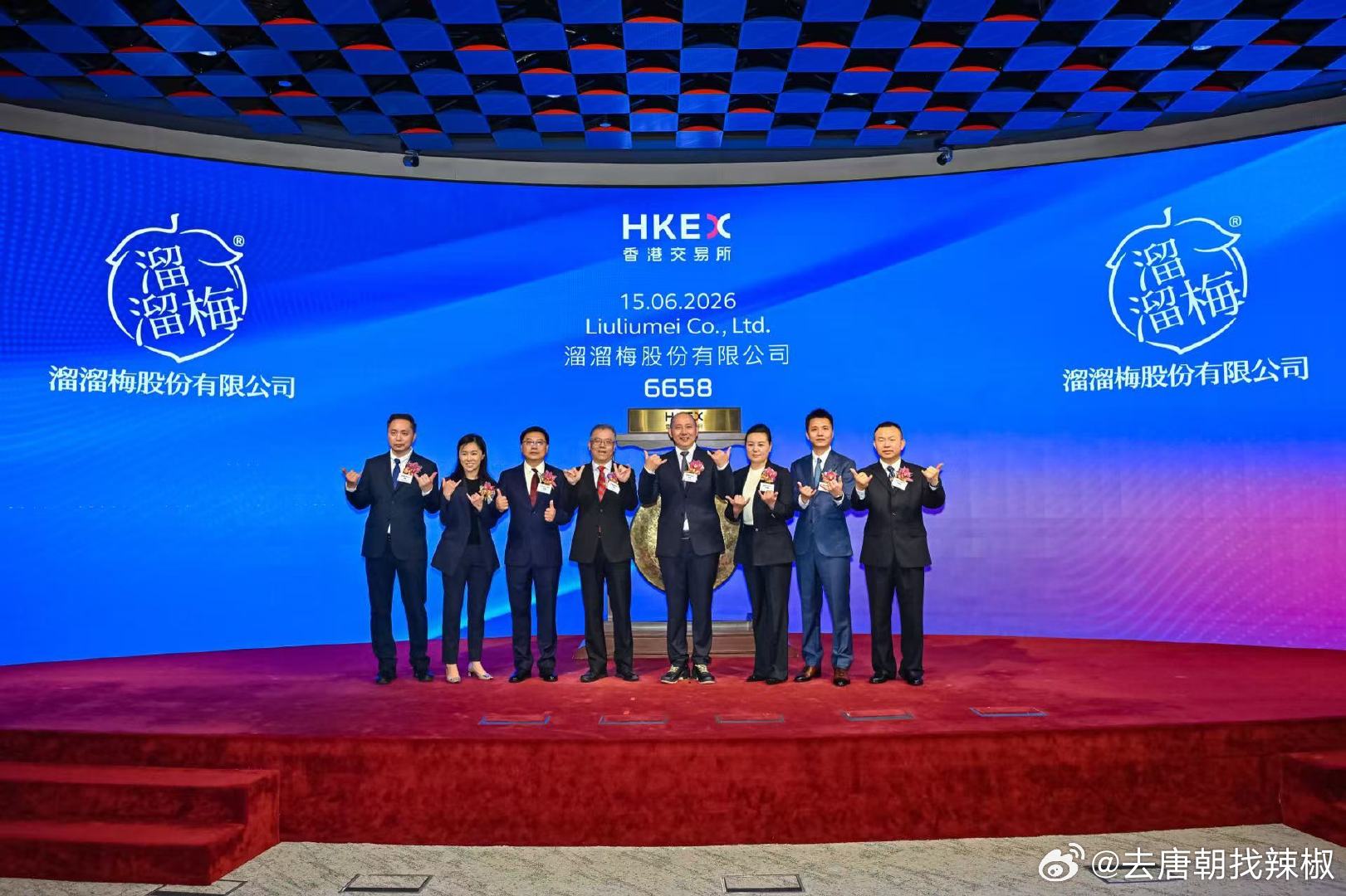 一晃二十多年过去，那句“没事就吃溜溜梅”的广告语至今张口就来。从学生时代揣在校服