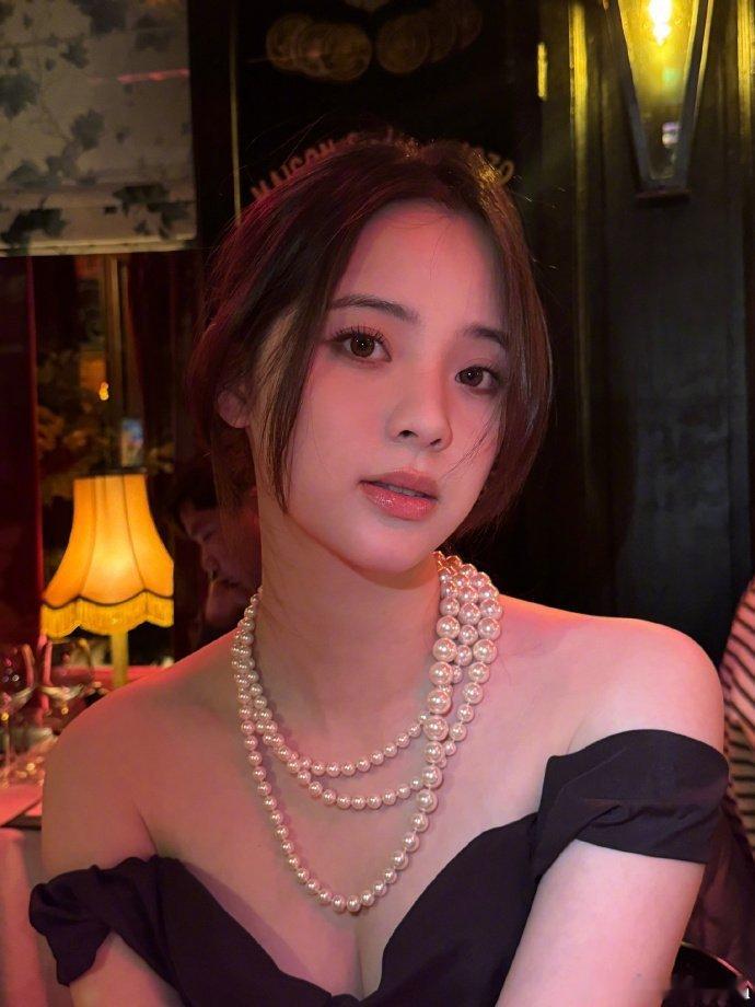 选女朋友你是选欧阳娜娜还是选张子枫？ ​ ​​​