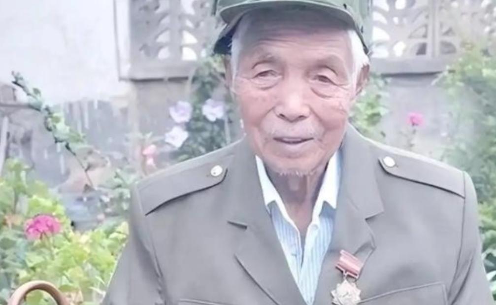 1979年，战士黄干宗被两名越南女兵活捉，他本已经做好了慷慨赴死的准备，没想到两