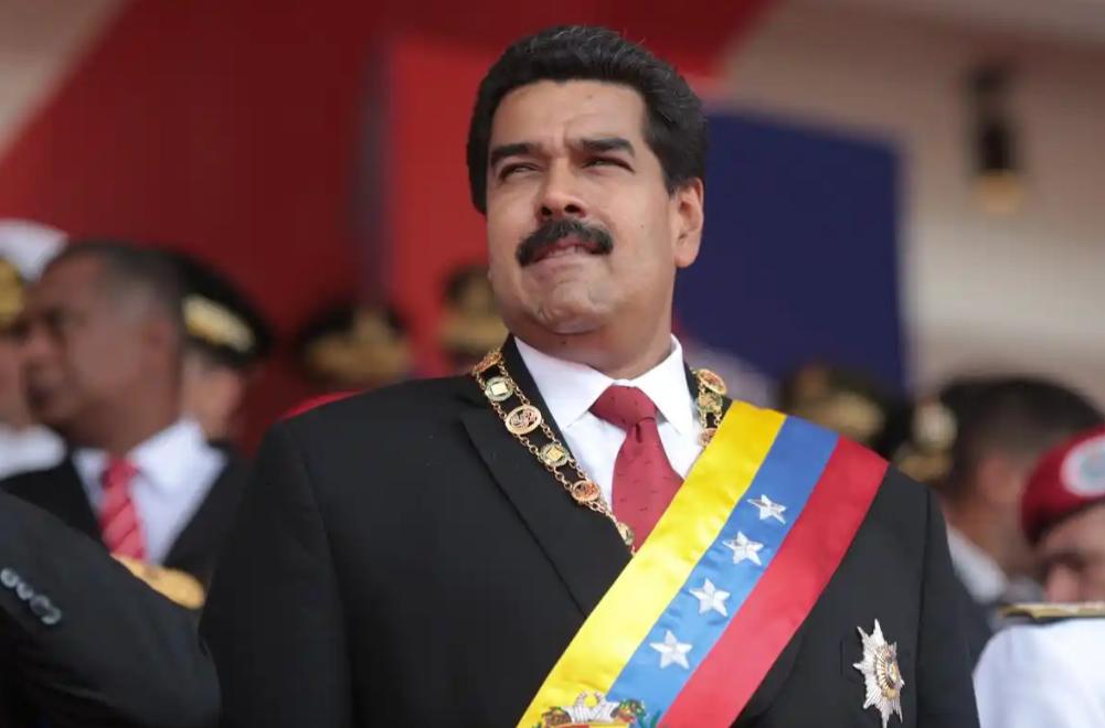 特朗普还是大意了，刚腾出手要干伊朗，回头发现委内瑞拉失控了。
 
一边是中东伊朗