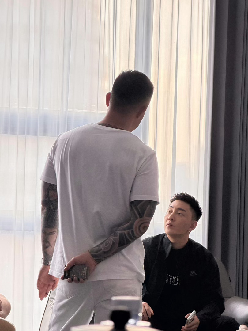 仙洋宣传3484男团首秀，李耀阳账号，明天下午六点~ 
