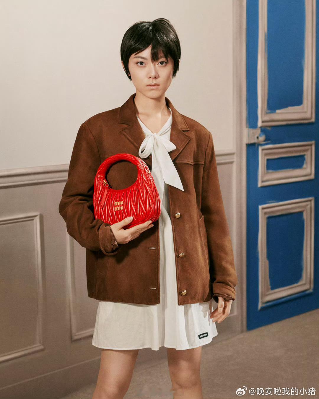 赵今麦刘浩存先后出镜MIUMIU新季广告大片 