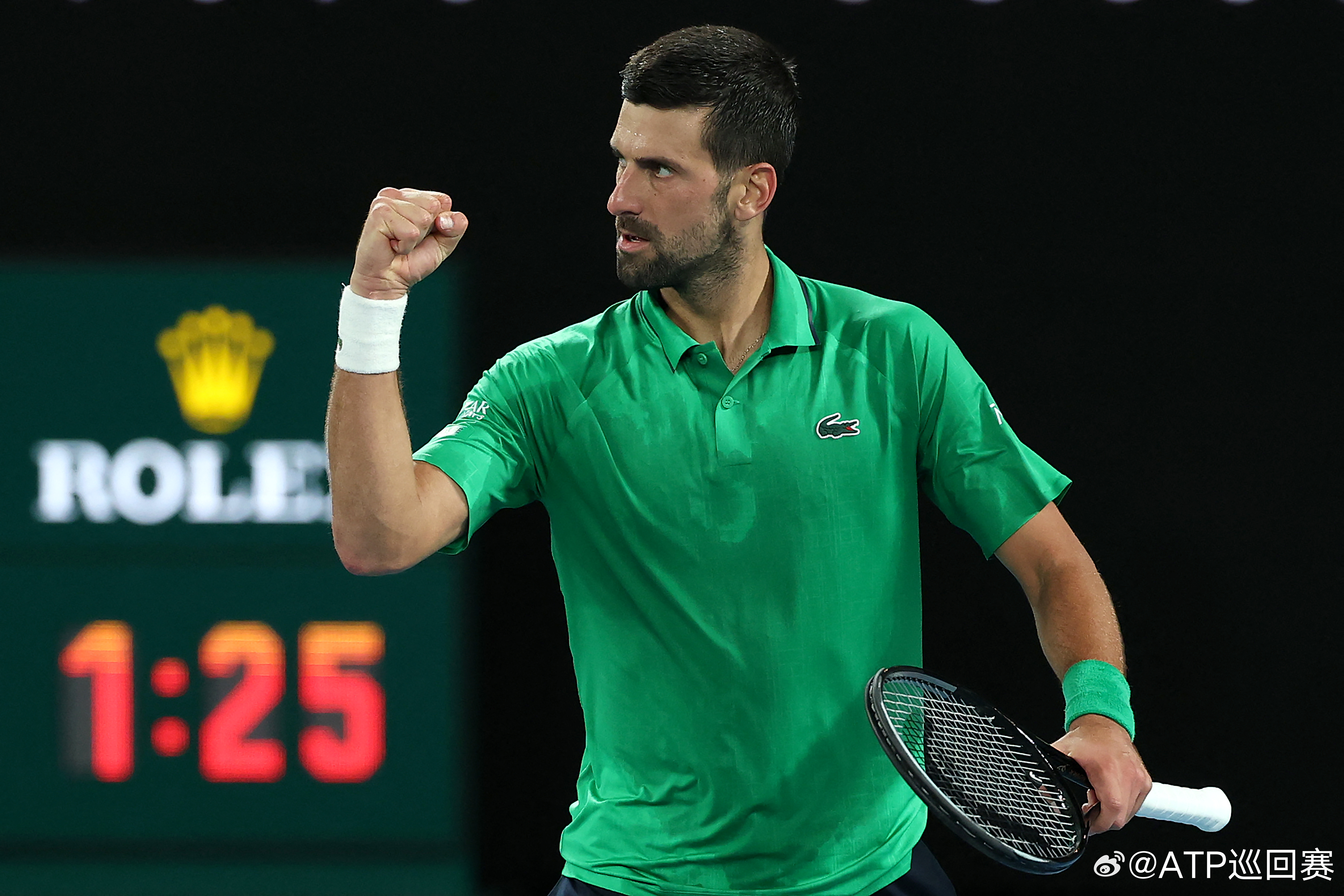 即时战况：澳网2026第二场男单半决赛， 德约科维奇6-4拿下第四盘，将和辛纳进