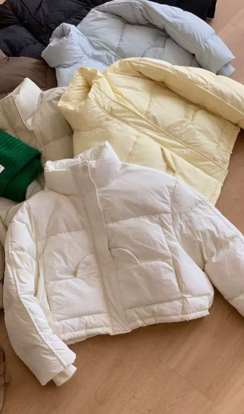 为什么暖色系羽绒服看起来更暖，因为红、橙、黄等暖色在视觉上能提够升“温度感”而且