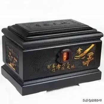 死后不买骨灰盒，更不买墓地:开明的父亲，理智的儿子——

前几日，听说朋友父亲的