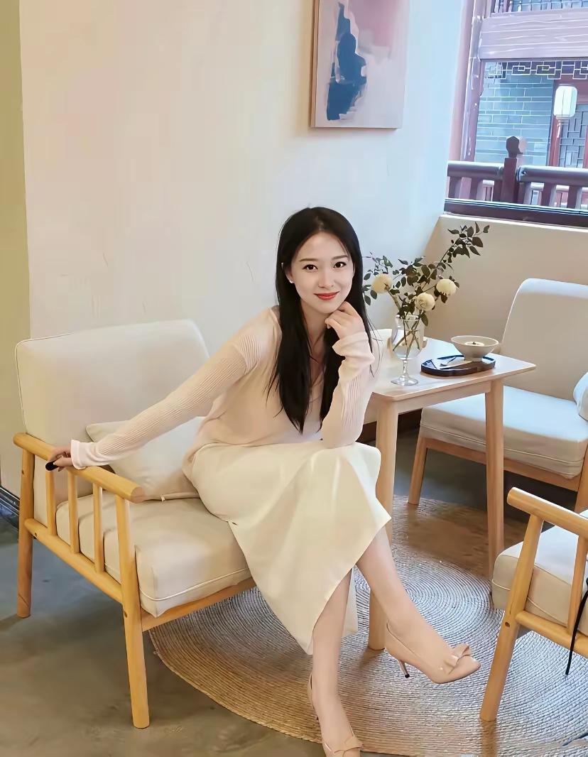 生活本不复杂，复杂的是我们。当你澄澈如初，万般皆通透。