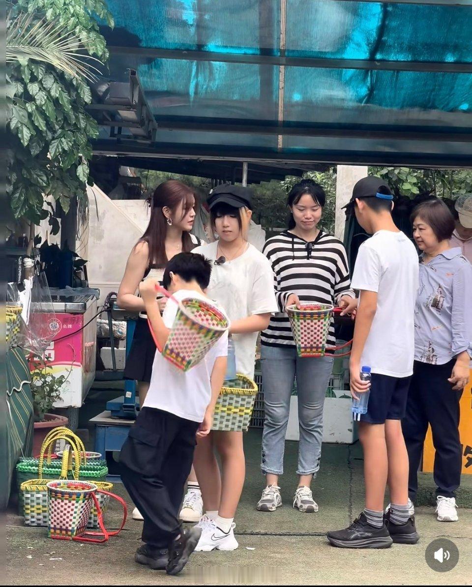 陈妍希录制我家那闺女陈妍希我家那闺女路透陈妍希我家那闺女录制陈妍希录制《我家那闺