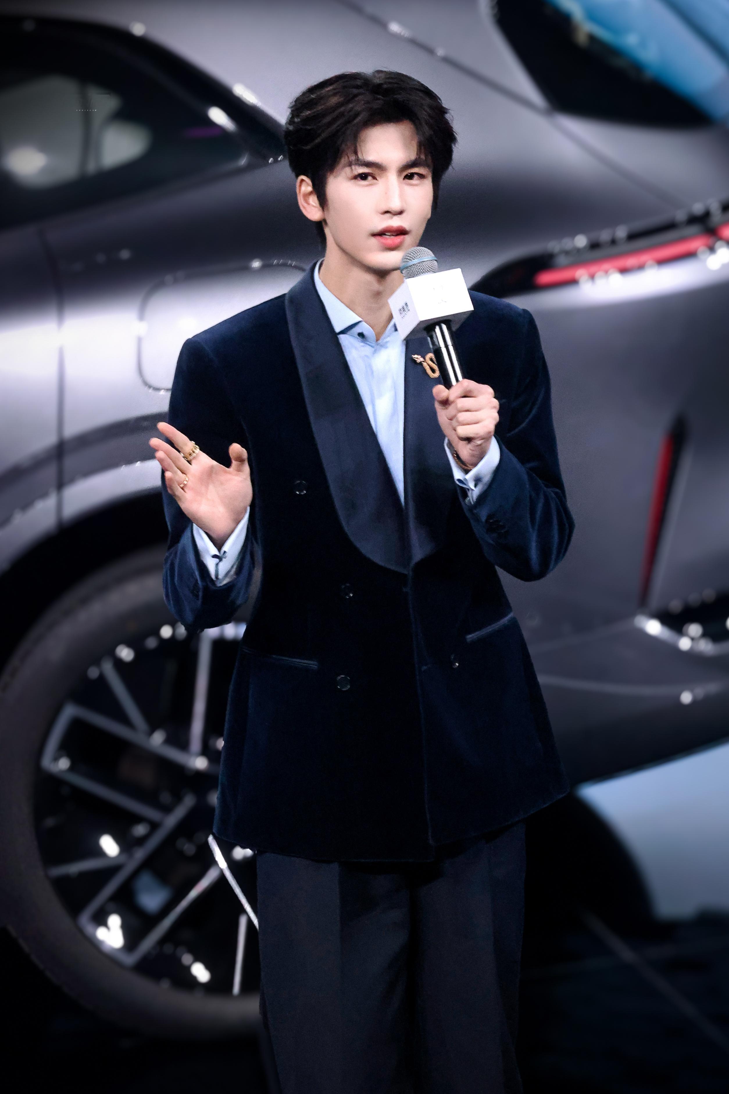 张凌赫 ᶻ  张凌赫阿维塔全球品牌代言人 News about 阿维塔  💡 