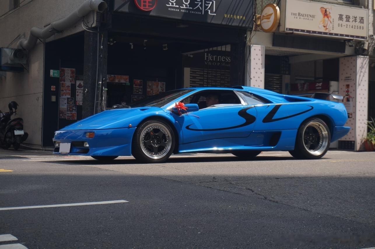 #台湾老车#[男孩儿][女孩儿]很牛的迎親車隊[喜] ​​​