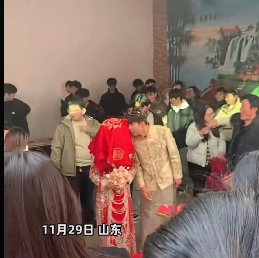 内心纯坏的人，他们生活不如意，看到别人的好，就想要去破坏掉，碰到这种人，一定要远