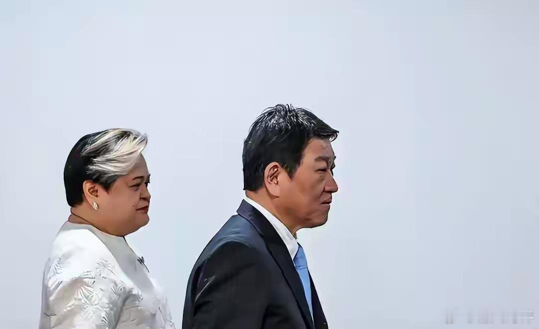 菲律宾飞机闯黄岩岛遭中方驱离，日菲勾连终是徒劳！近日，菲律宾一架轻型螺旋桨飞机，