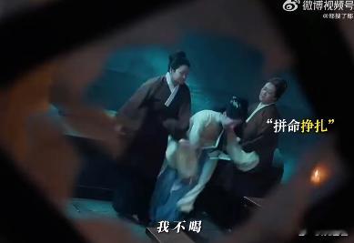 邓恩熙自救这段演技好带感 刷到花开锦绣自救片段，邓恩熙不用大段台词，仅凭眼神和肢