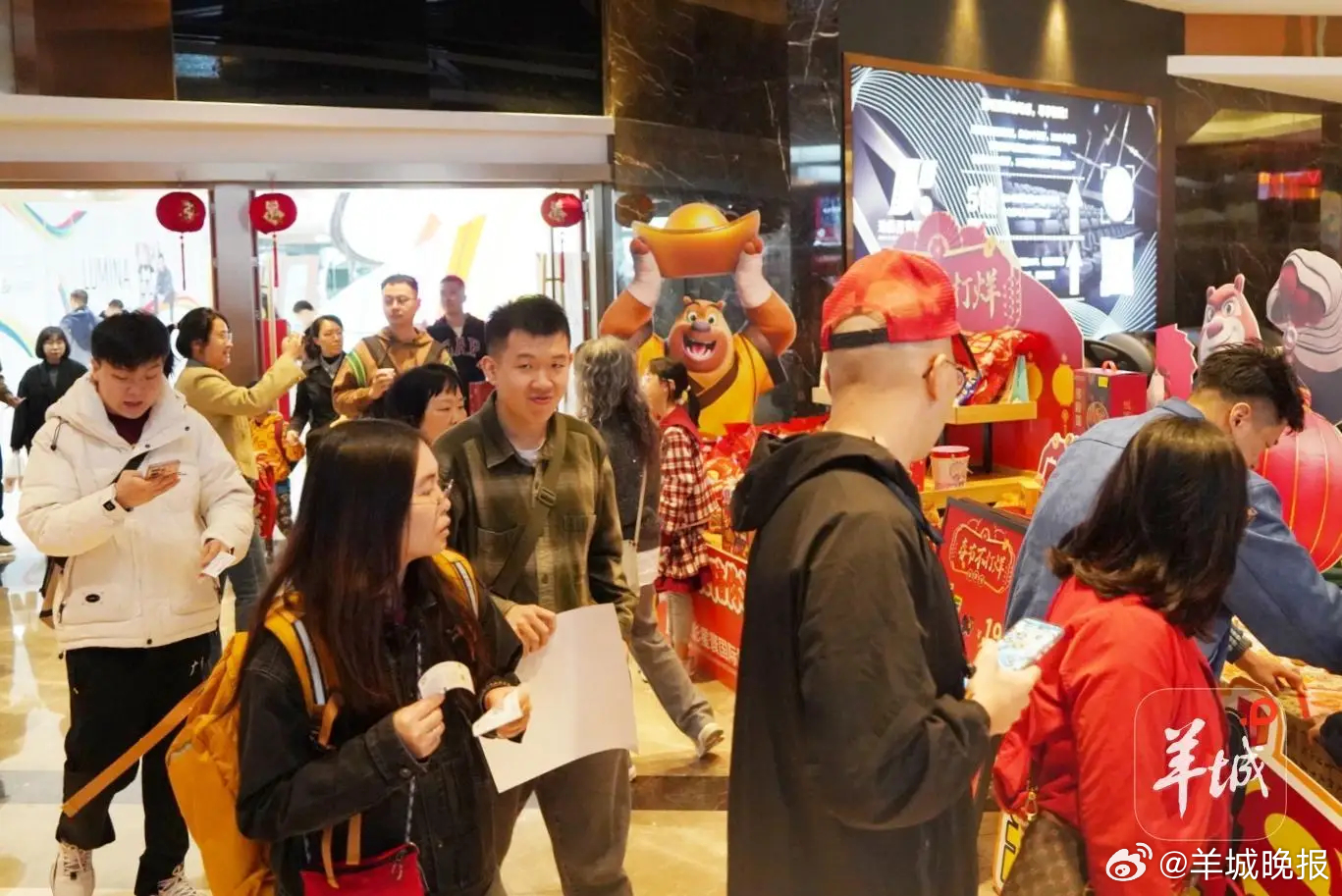 【#是什么让广东重返春节档票房榜首#？】#羊晚快评#据猫眼数据，在春节档带动下，