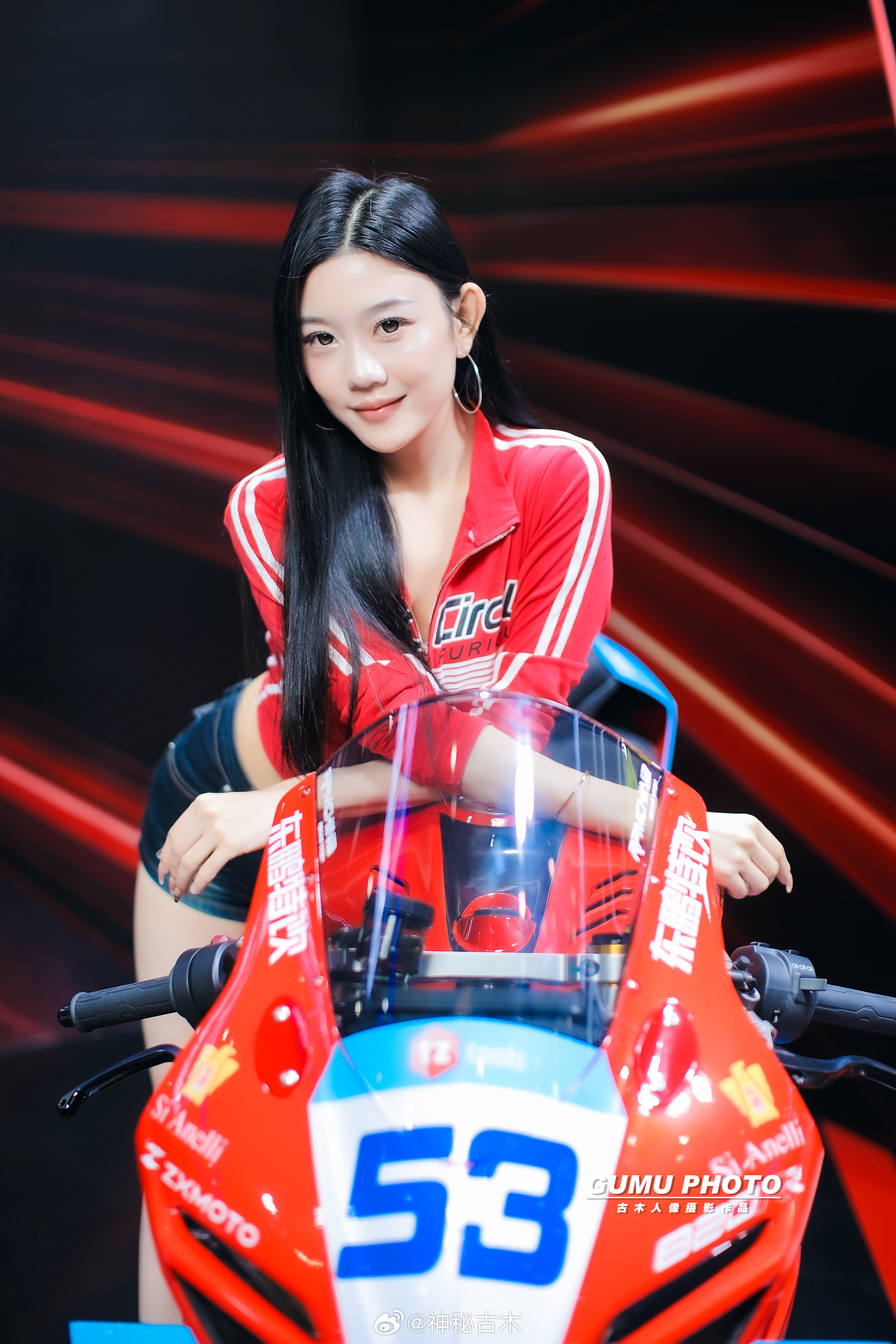 2026中国摩博会钛斯锻造展台模特2026中国摩博会2026重庆摩展摩托车车模
