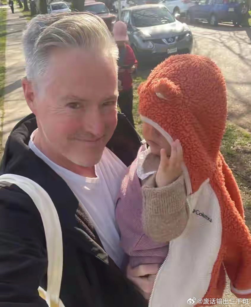 《爸爸去哪儿3》嘉宾夏克立宣布生女，与大女儿夏天已断联四年，否认与女儿夏天的粉丝