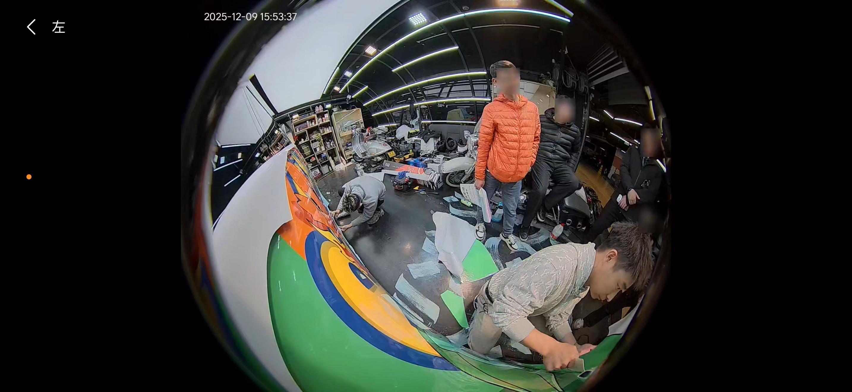 一群人看我MEGA贴宝可梦，呜呜呜，MPV的归宿就是孩子一句：我要贴这个！ 