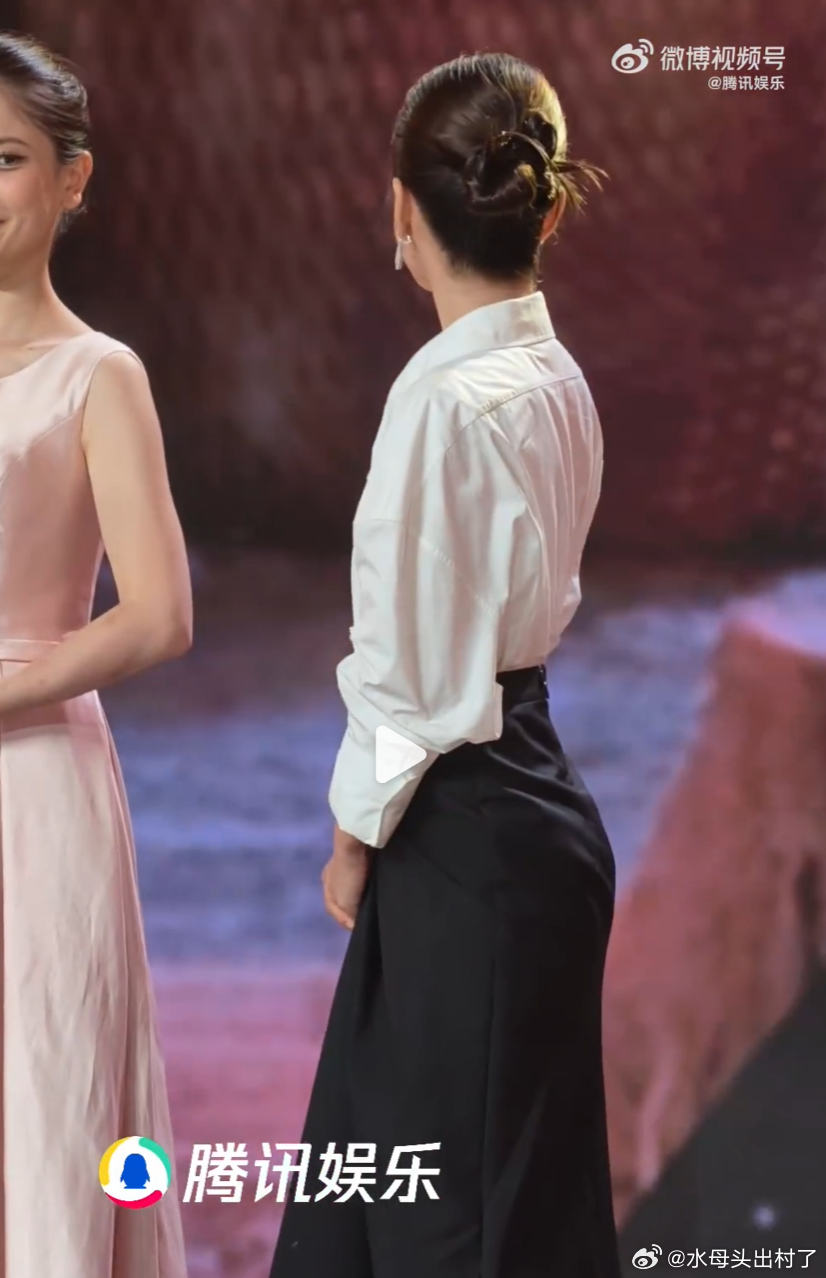 这个李兜，emmm身材真好呢