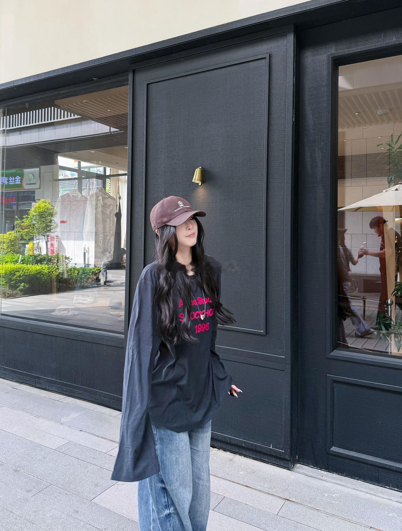 Acne1996植绒限定 
穿不腻 根本穿不腻
——————
 日常分享穿衣搭配