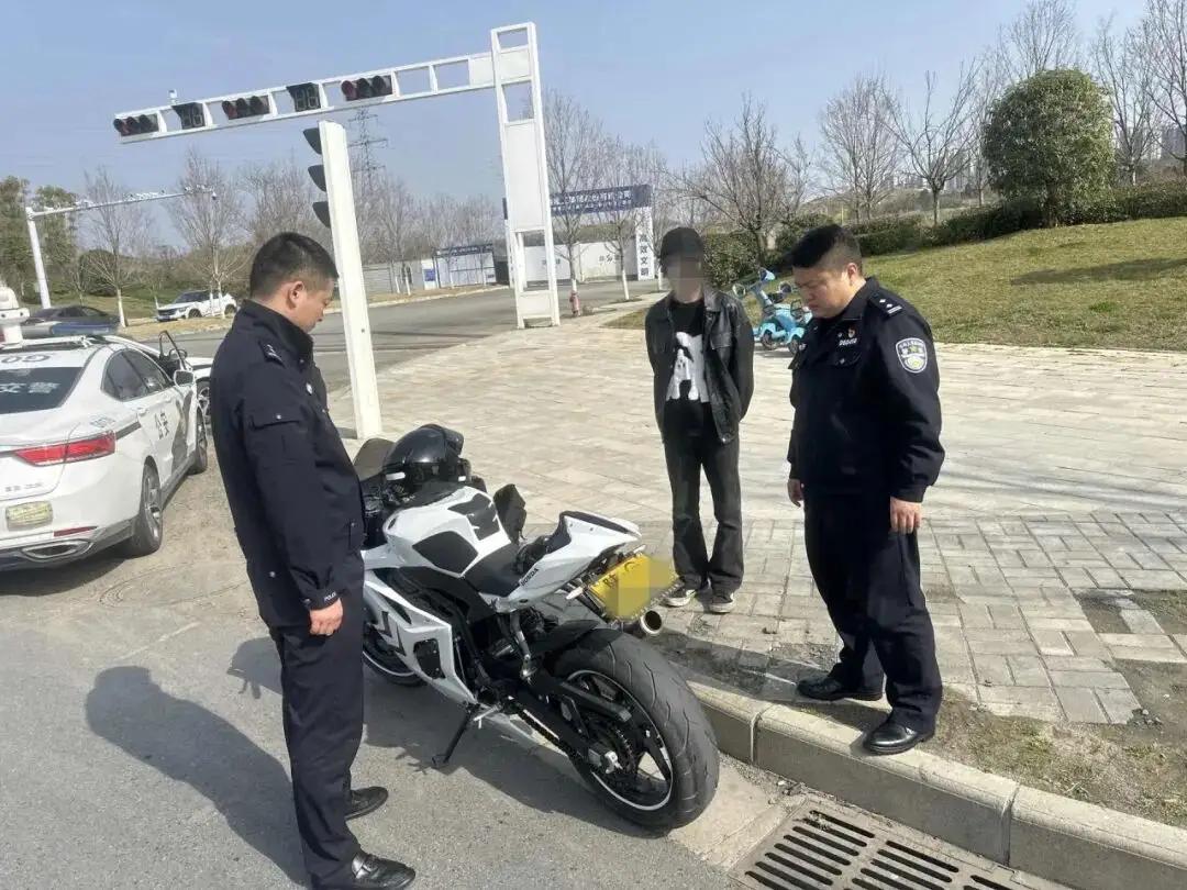 2026年“静音行动”升级：炸街党落网，别再让合法摩友背黑锅

3月17日，高新