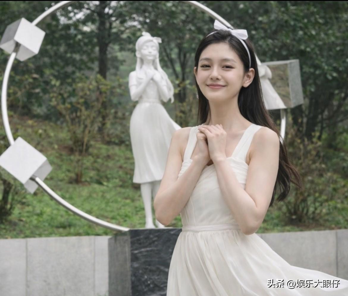 大S生前多要强的一个人啊，闺蜜里的大姐头，家里的顶梁柱，前夫一家的商业流量密码…