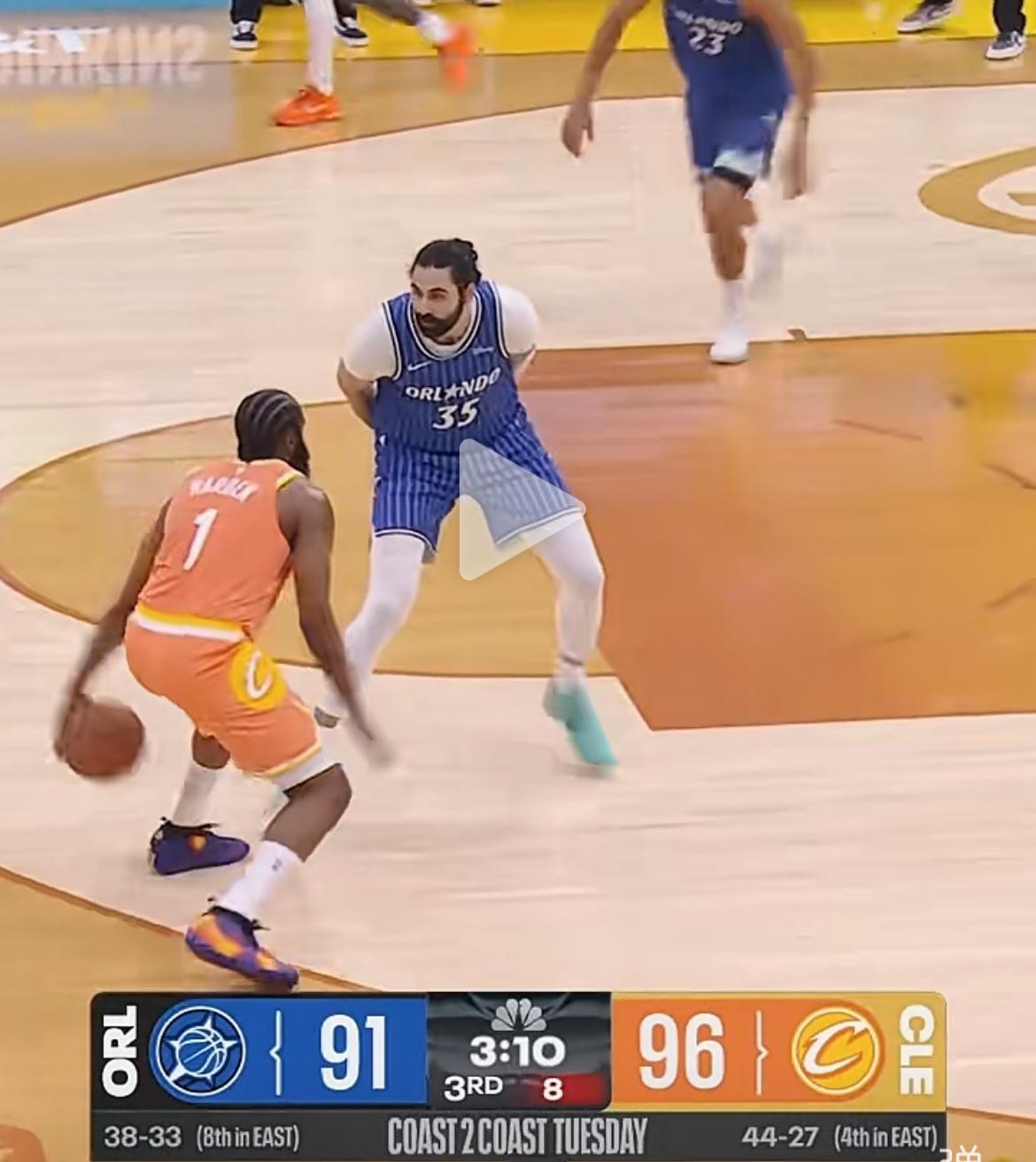 哈登在骑士找回巅峰期的防守待遇

骑士险胜魔术，哈登上场37分钟，投篮16中8，