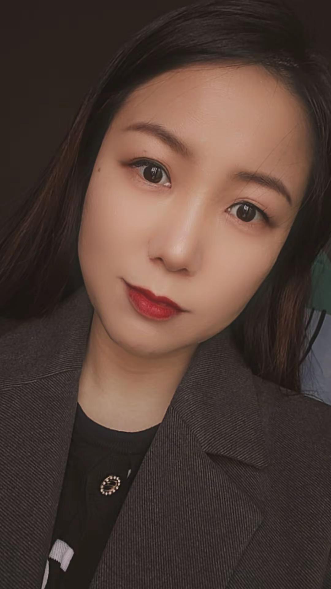 亲爱的中年少女，只要皱纹不长在心里，我们永远年轻。