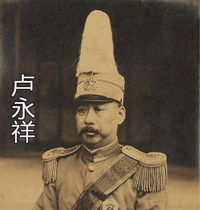 1921年，杜月笙带着30000大洋来找卢小嘉，求他放了黄金荣，但卢小嘉却说道：