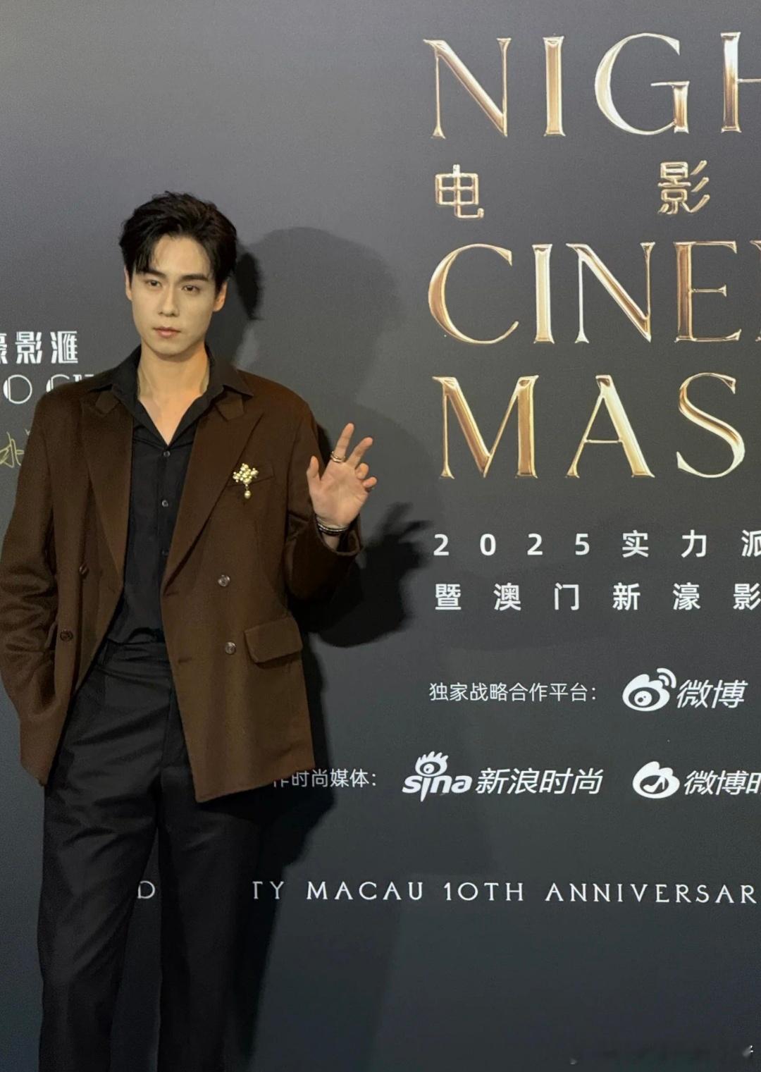 胡一天毕雯珺红毯生图状态 