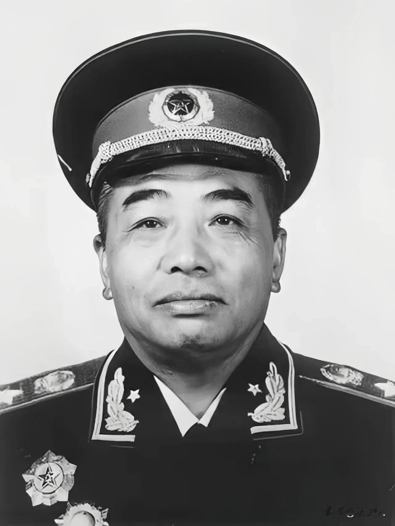 长征过雪山，彭德怀把仅剩干粮分一半给部下！一句家常话，救了战友一生
 
红军来到