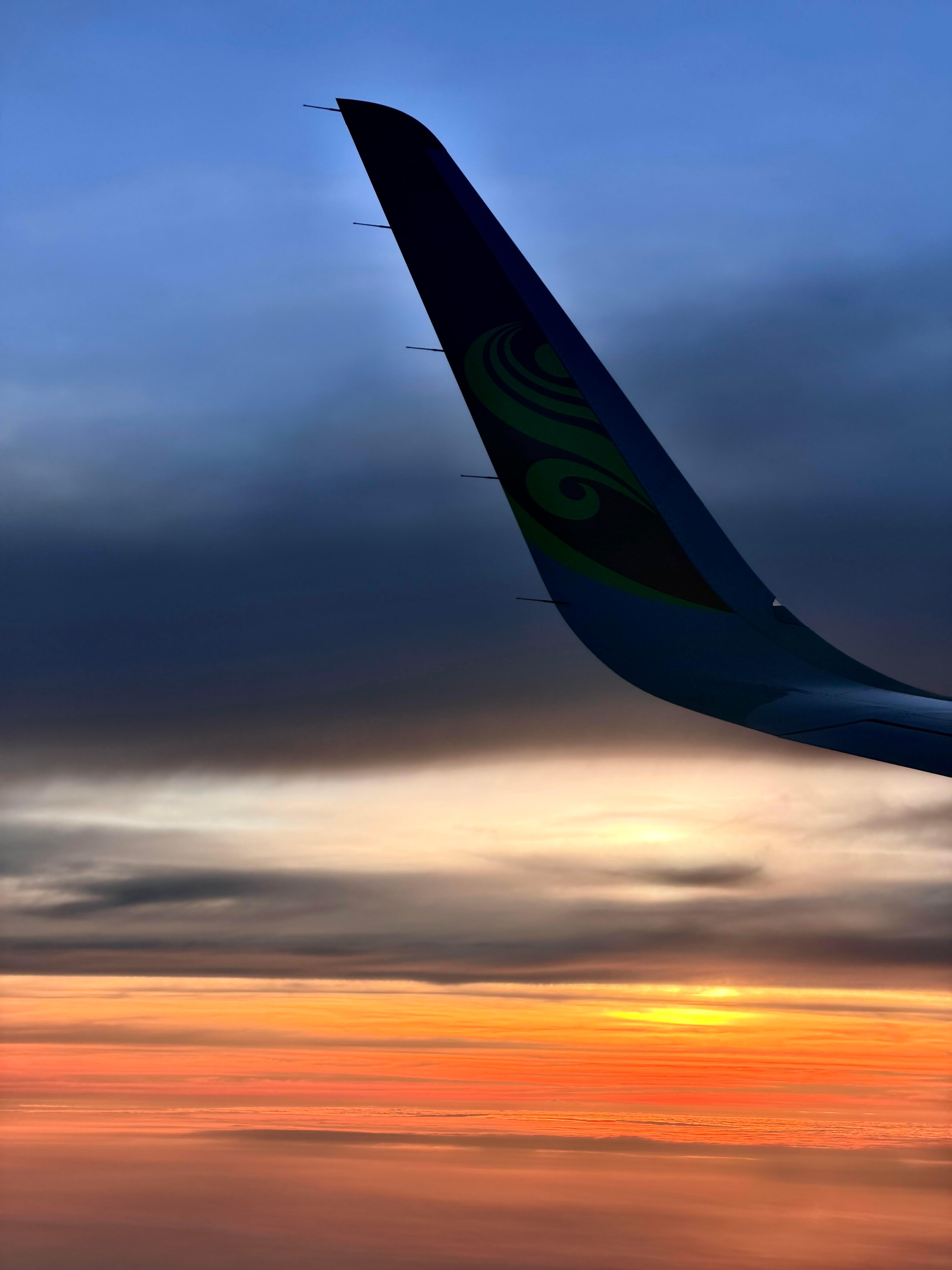 终于拍到了传说中的绝美云没有在海边看到的绝美日落在万里高空中看到了 