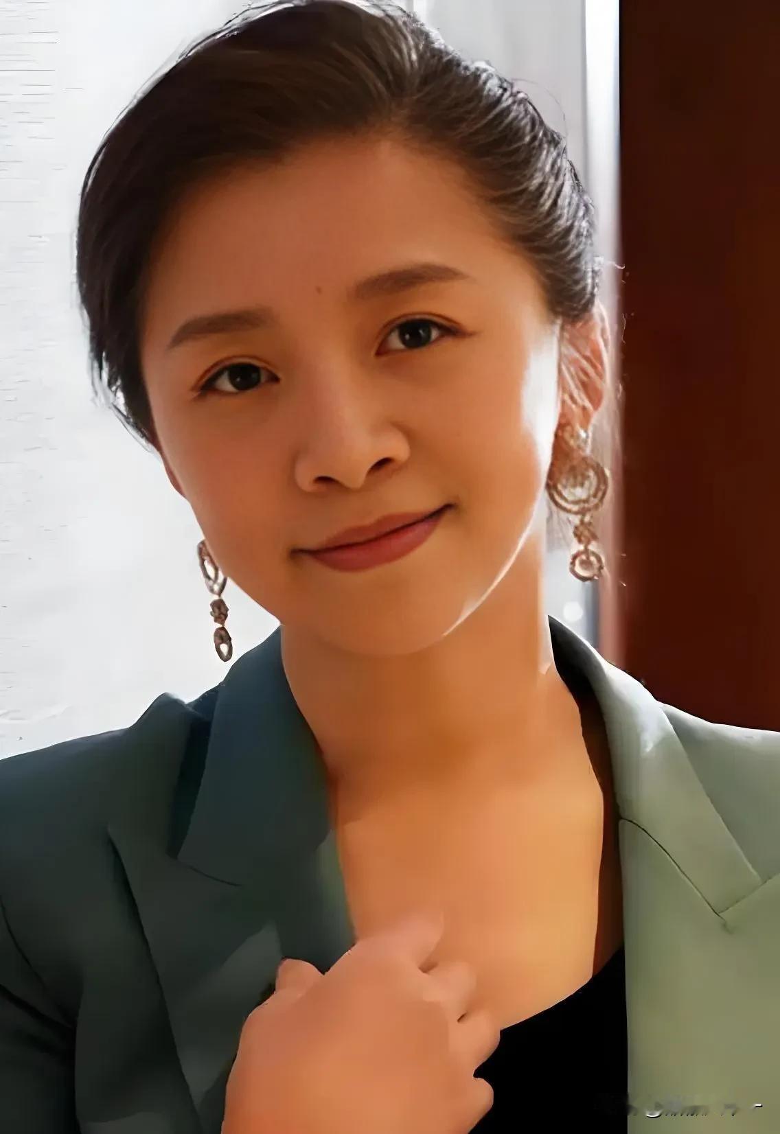 关于演员迟蓬我有一个预感，

等《生万物》的热度一过她也就不红了，

不是她演技